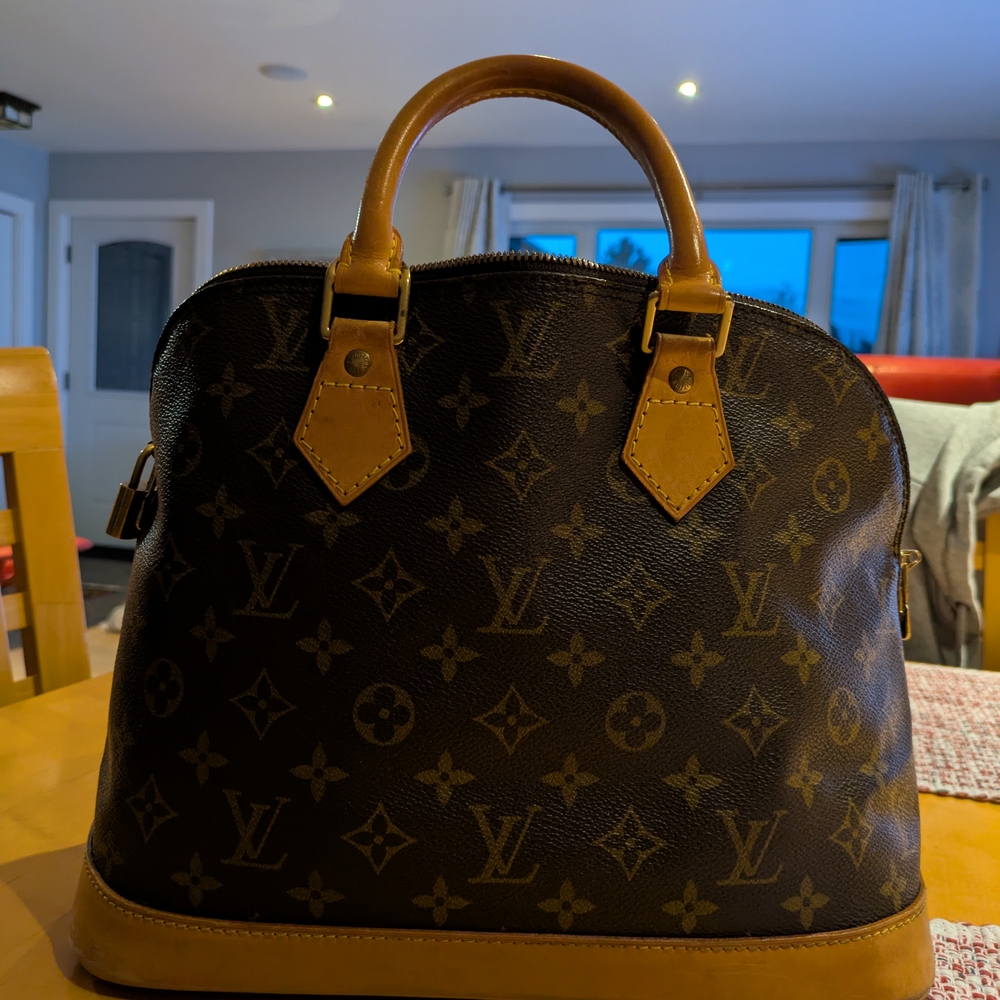 Louis Vuitton Alma Bag - Size GM